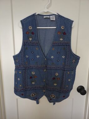 Vintage Bobbie Brooks Denim Vest with Floral Embroidery. Size 18w/20w. #SW